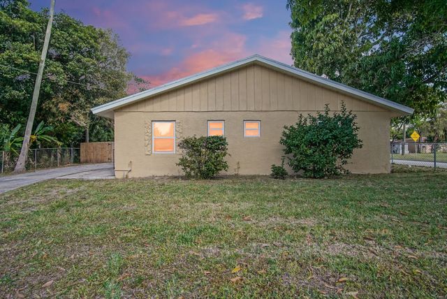 1002 Avenue E E, Fort Pierce