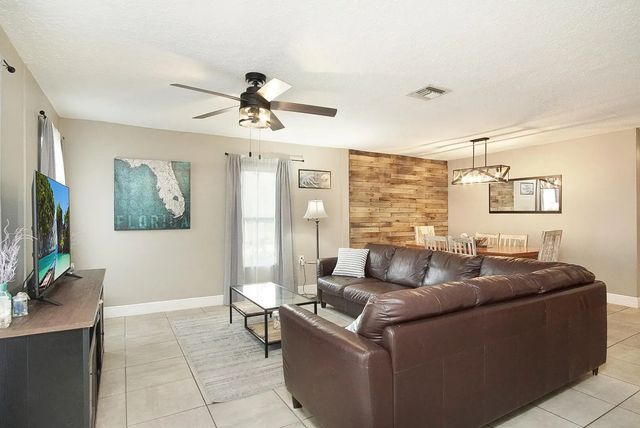5 of 34 - 1002 Avenue E E, Fort Pierce, FL