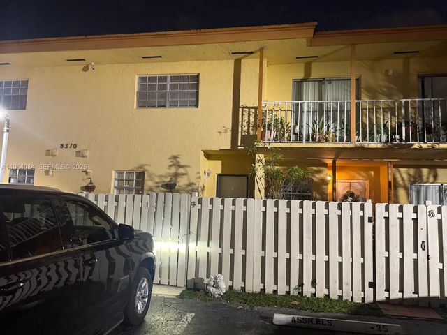 8370 Sw 154th Avenue #9, Miami