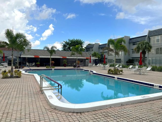 7837 Golf Circle Drive #206, Margate