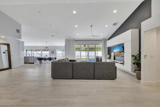 Photo of Listing #R11158474