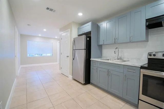 5 of 13 - 508 N 23rd Street, Fort Pierce, FL