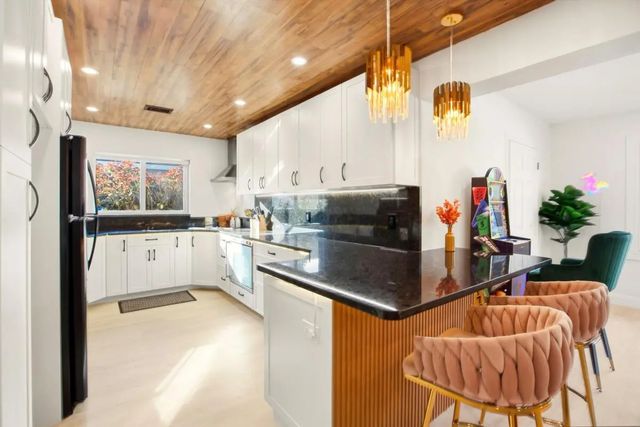 5 of 51 - 245 N Tradewinds Avenue, Lauderdale-By-The-Sea, FL
