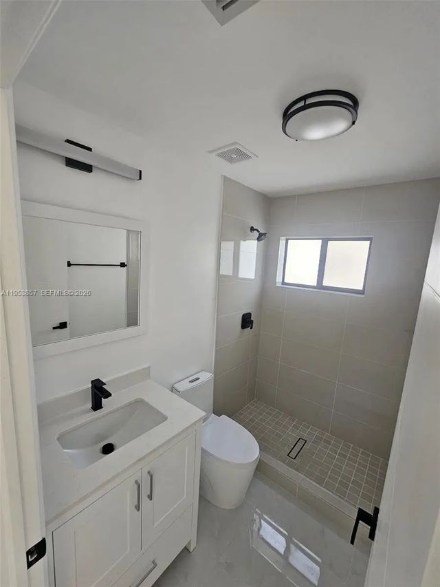 5 of 18 - 11997 Sw 218th Street, Miami, FL