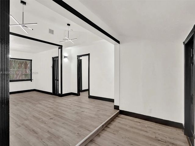 4 of 32 - 1409 Sw 1st Street, Fort Lauderdale, FL