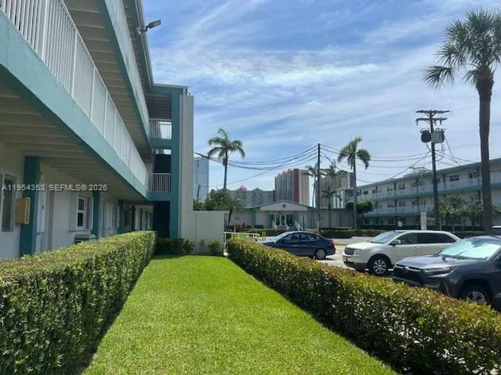 3923 Ne 166th Street #n-108, North Miami Beach