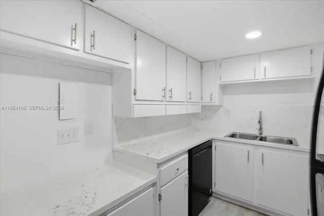 5 of 26 - 6101 N Falls Cir Drive #309, Lauderhill, FL
