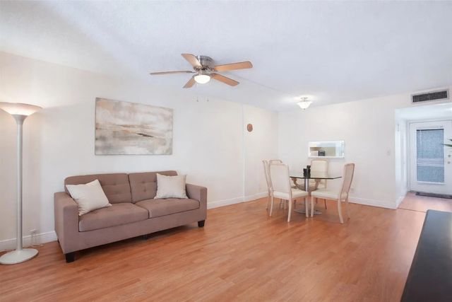 4 of 46 - 2650 Nw 49th Avenue #320, Lauderdale Lakes, FL