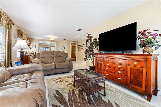 4 of 49 - 120 Nw 51st Street, Deerfield Beach, FL