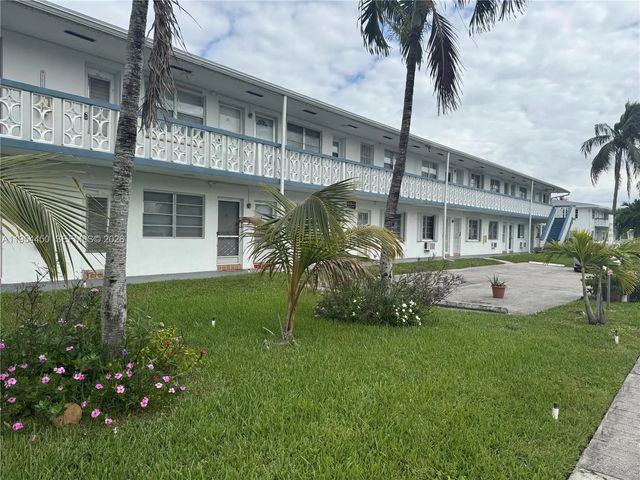 3 of 18 - 55 Nw 204th Street #1, Miami Gardens, FL