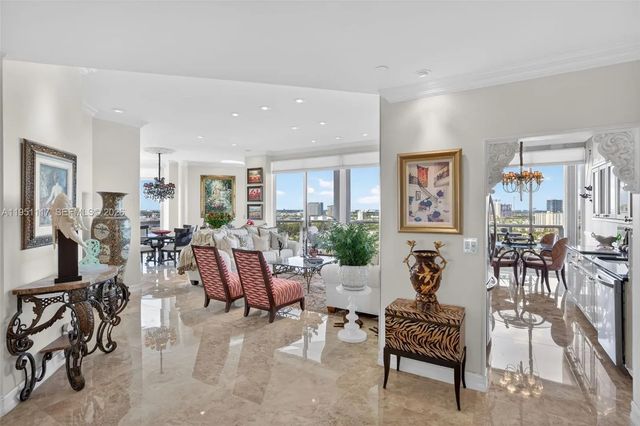 3598 Yacht Club Drive #ph2, Aventura