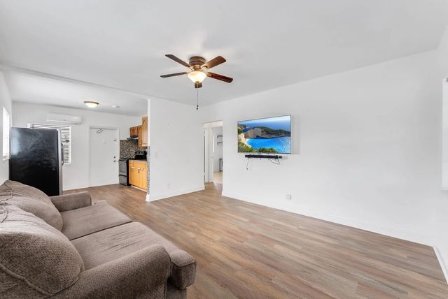 3 of 29 - 7401 Pines Boulevard #201, Pembroke Pines, FL