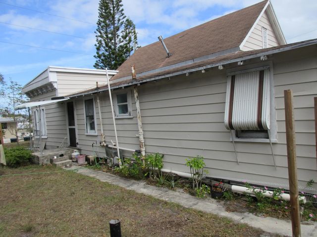 3 of 8 - 603 Avenue Avenue E, Fort Pierce, FL