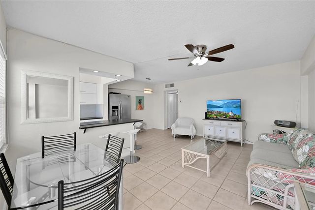 3 of 23 - 901 S Surf Road #203, Hollywood, FL