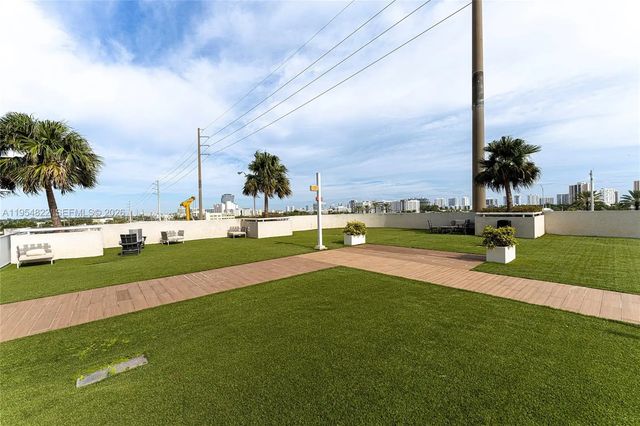 5 of 33 - 20200 W Dixie Highway #903, Miami, FL