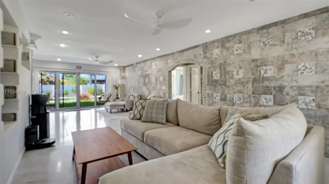 5 of 36 - 1311 Pierce Street, Hollywood, FL