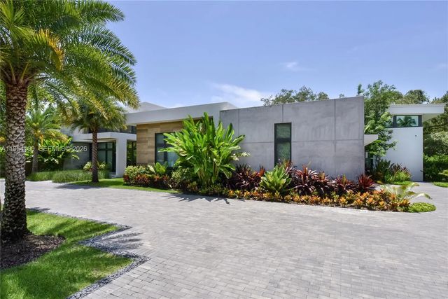 4 of 31 - 11050 Sw 69th Avenue, Pinecrest, FL