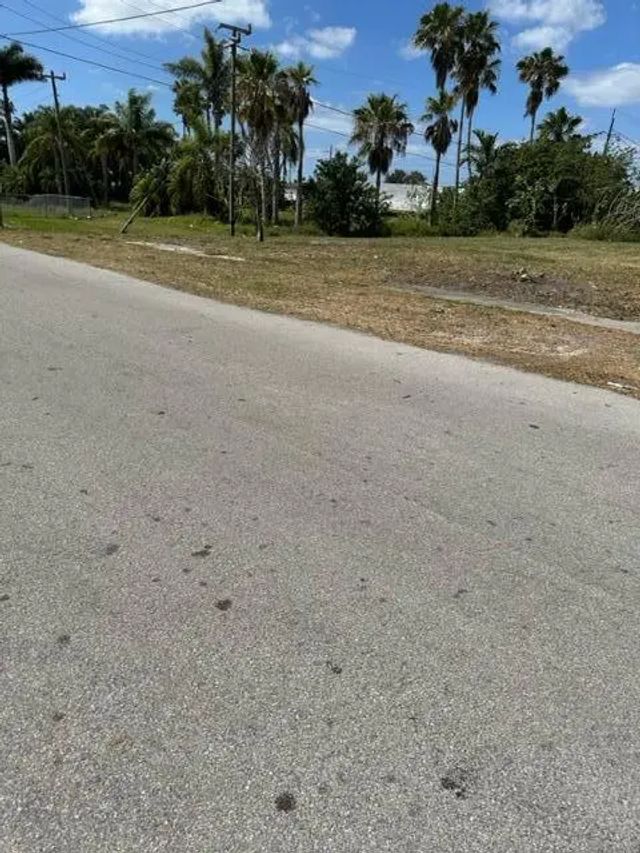 3 of 8 - 501 W Baines Terrace, Pahokee, FL