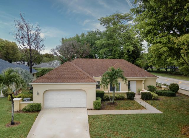 2 of 19 - 10195 Greentrail Drive, Boynton Beach, FL