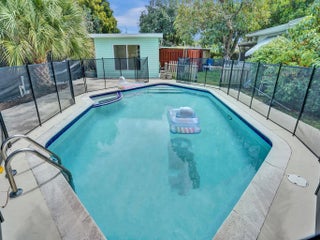 Photo of Listing #F10549123