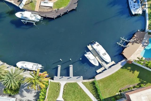 4 of 10 - 840 Se 22nd Avenue, Pompano Beach, FL