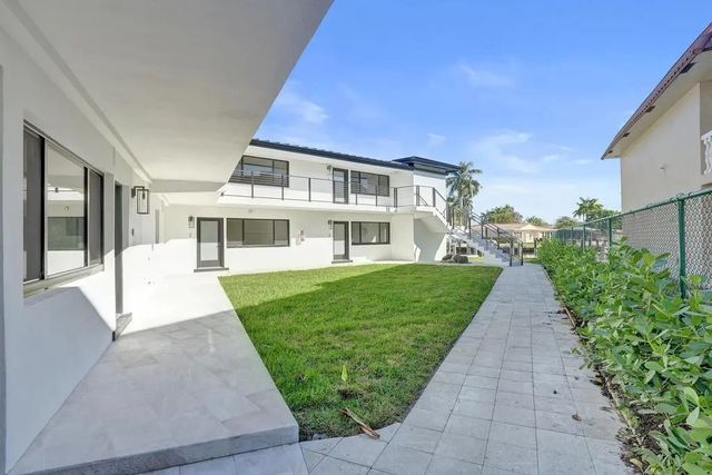 4 of 10 - 840 Se 22nd Avenue, Pompano Beach, FL