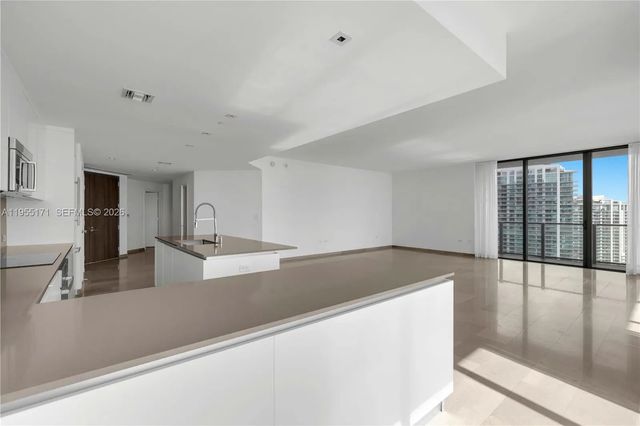 4 of 47 - 88 Sw 7th Street #3711, Miami, FL