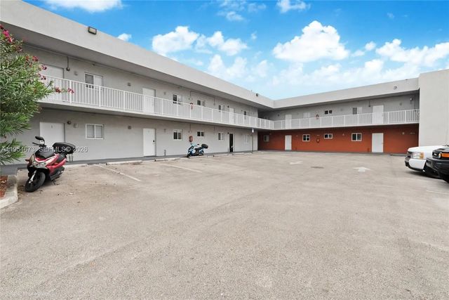 750 Sw 2nd Street, Miami