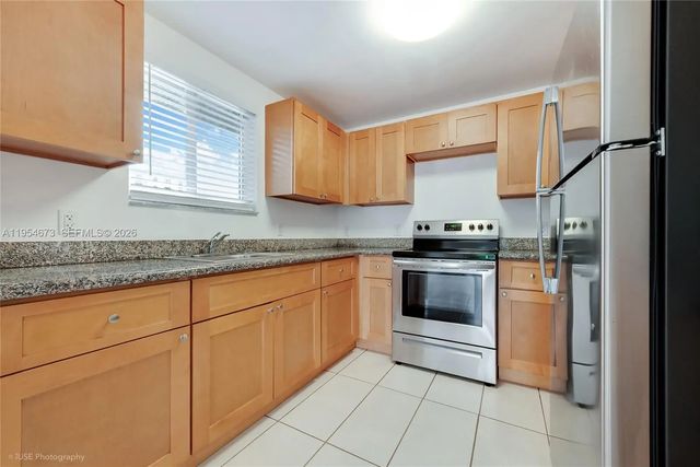 4 of 22 - 750 Sw 2nd Street, Miami, FL
