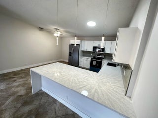 Photo of Listing #R11158918