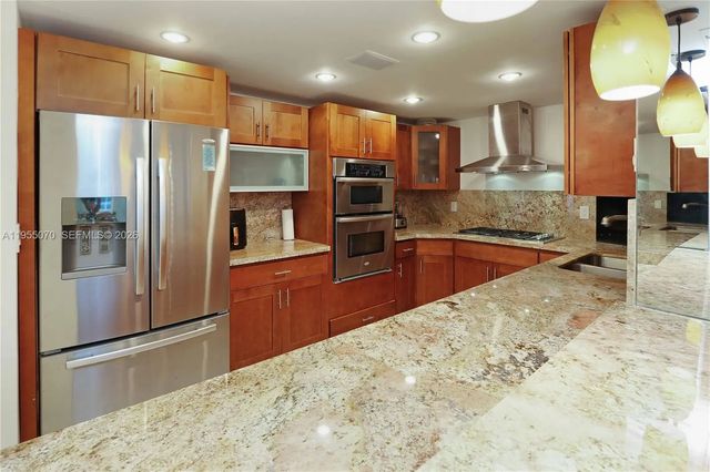 4 of 35 - 2030 S Ocean Drive #727, Hallandale Beach, FL