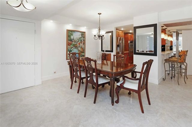 5 of 35 - 2030 S Ocean Drive #727, Hallandale Beach, FL