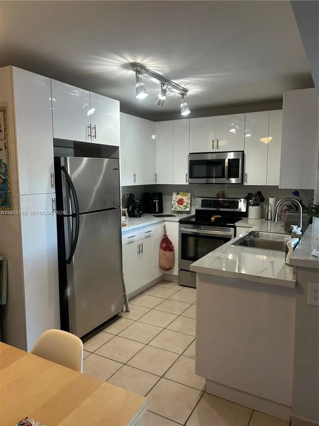 200 W Palm Circle W #104, Pembroke Pines