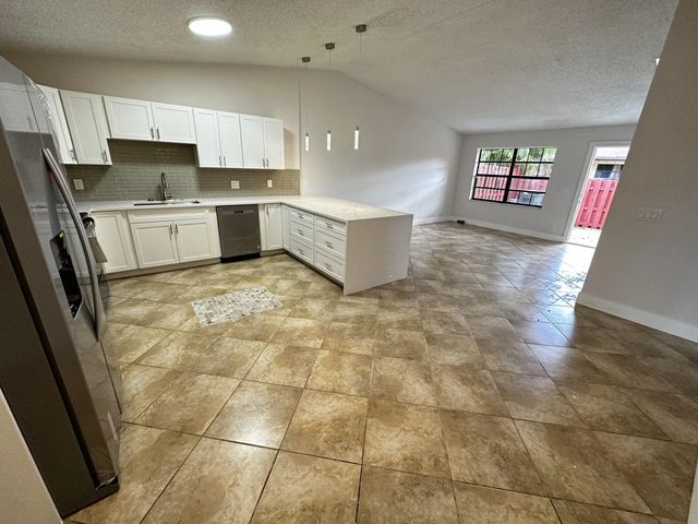 4 of 41 - 4326 Woodstock Drive #c, West Palm Beach, FL