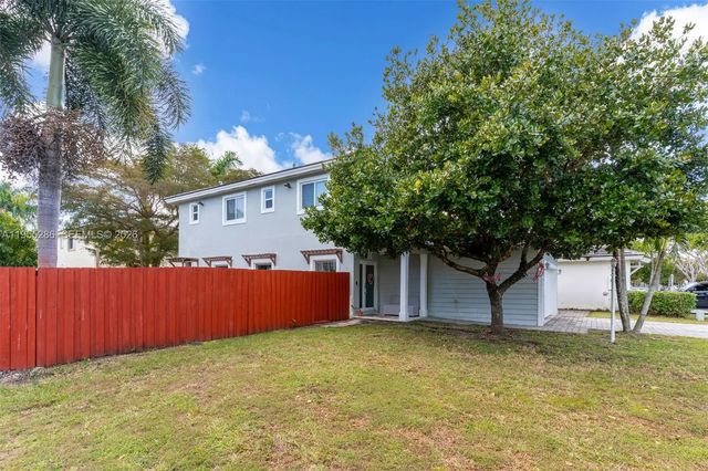 3 of 36 - 3176 Ne 4 Street, Homestead, FL