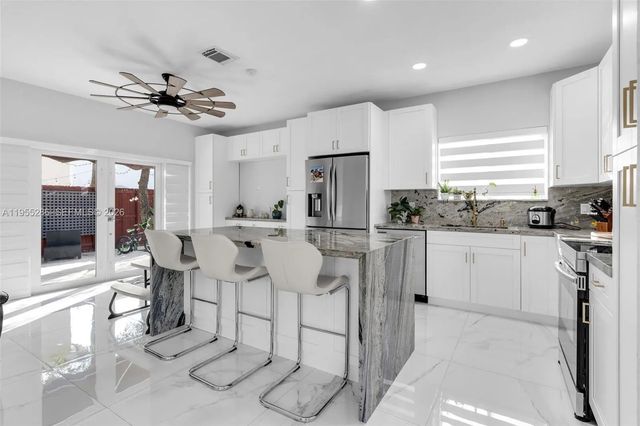5 of 36 - 3176 Ne 4 Street, Homestead, FL