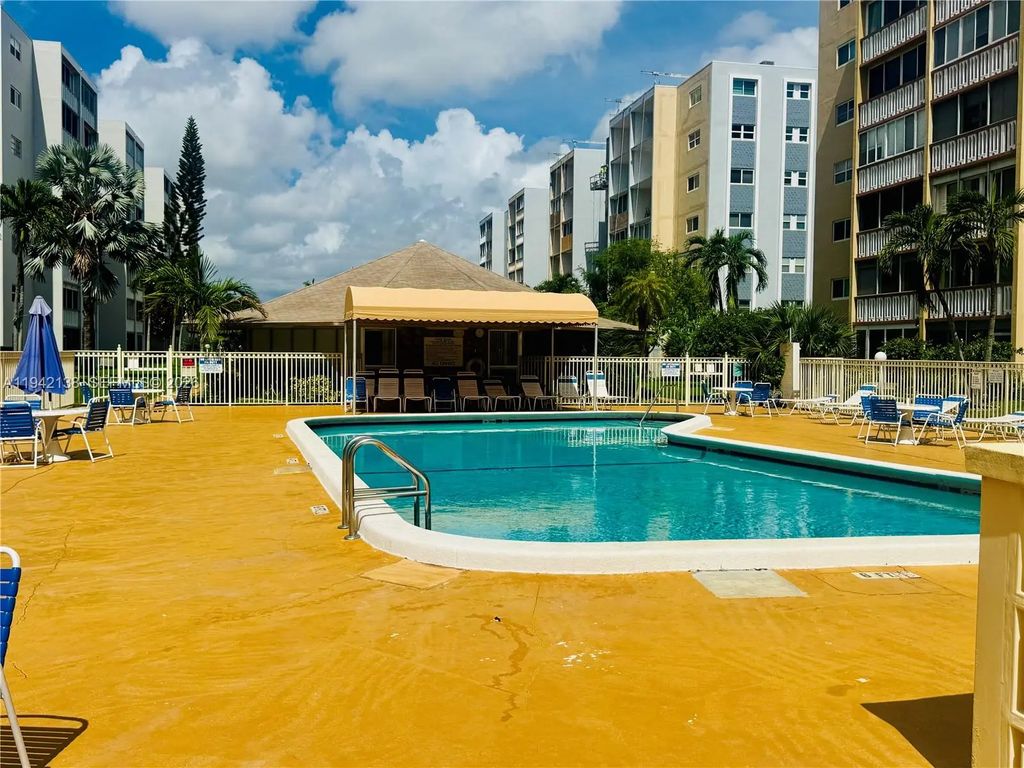 420 Ne 12th Avenue #502, Hallandale Beach