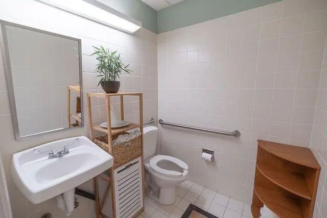 5 of 20 - 1732 Ne 26th Street #202, Wilton Manors, FL