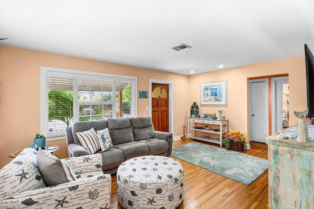 5 of 39 - 411 3rd Avenue N, Lake Worth Beach, FL