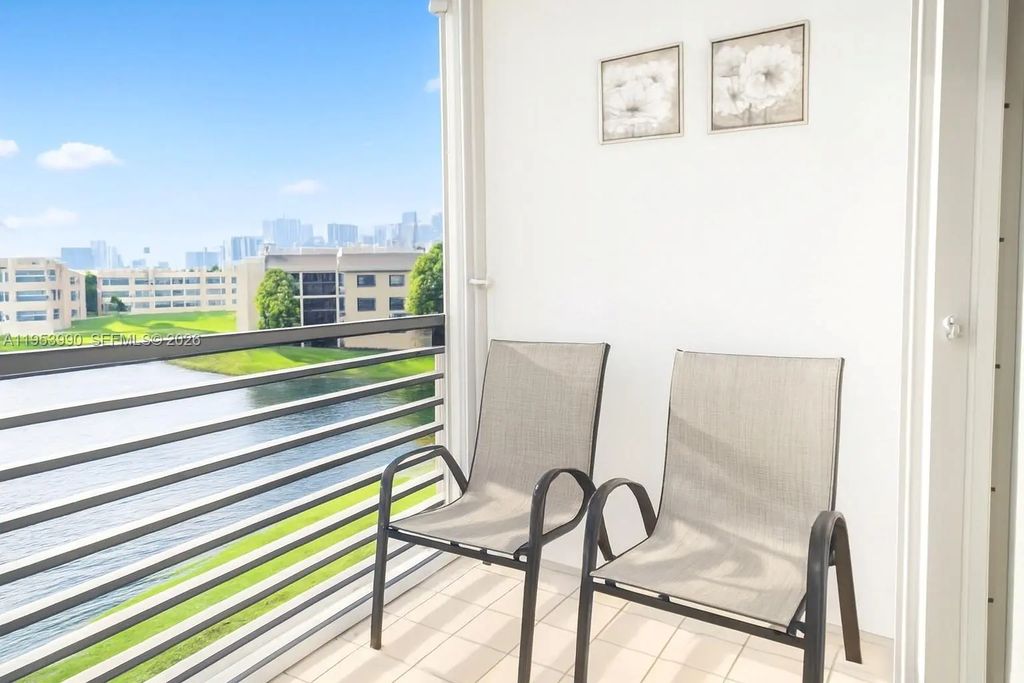 10405 Sunrise Lakes Boulevard #311, Sunrise