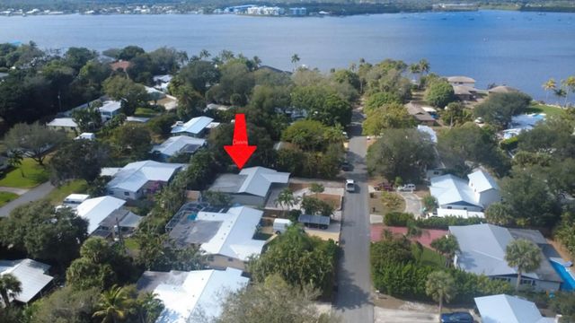 507 Sw North River Point Drive, Stuart