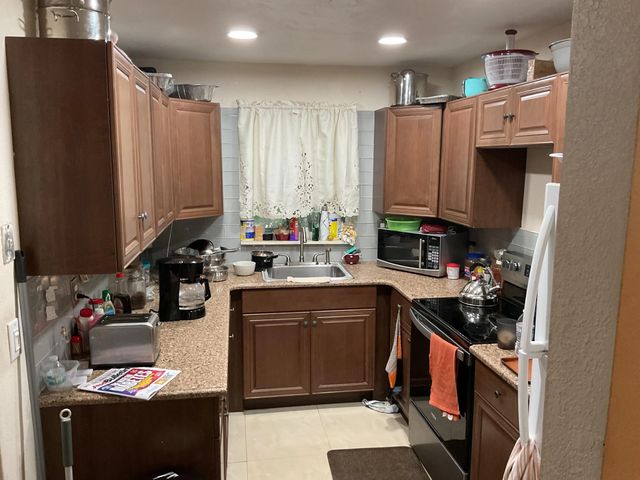 4 of 11 - 1433 Ne 26th Court, Pompano Beach, FL