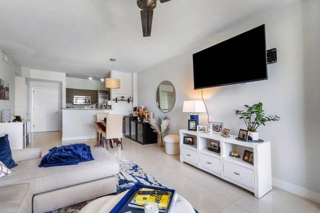3 of 40 - 550 Okeechobee Boulevard #1112, West Palm Beach, FL
