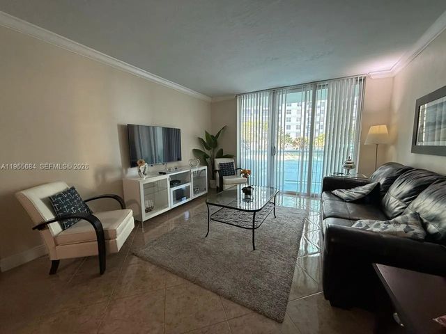 5 of 15 - 3801 S Ocean Drive #2c, Hollywood, FL