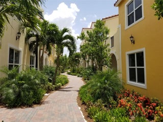 Photo of Listing #F10549177