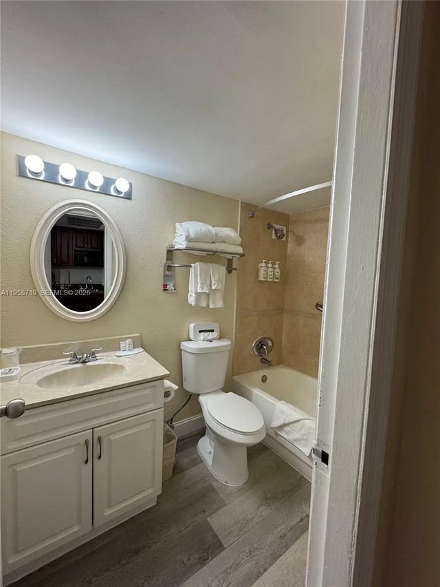 2 of 19 - 19201 Collins Avenue #1103, Sunny Isles Beach, FL