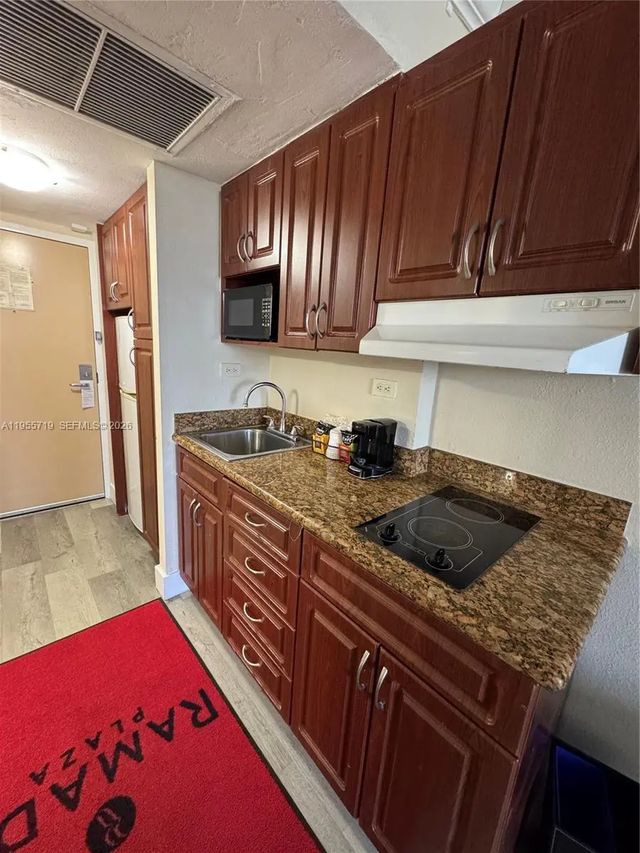 4 of 19 - 19201 Collins Avenue #1103, Sunny Isles Beach, FL