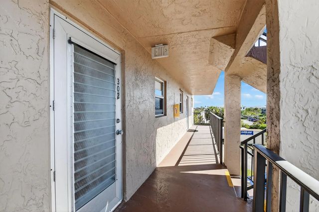 4 of 70 - 729 Lori Drive #302, Palm Springs, FL