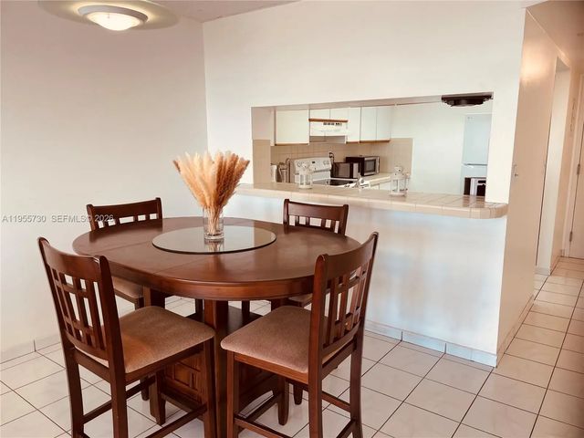 4 of 24 - 2555 Collins Avenue #1804, Miami Beach, FL