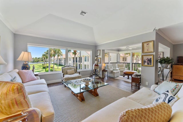 Photo of Listing #R11159202